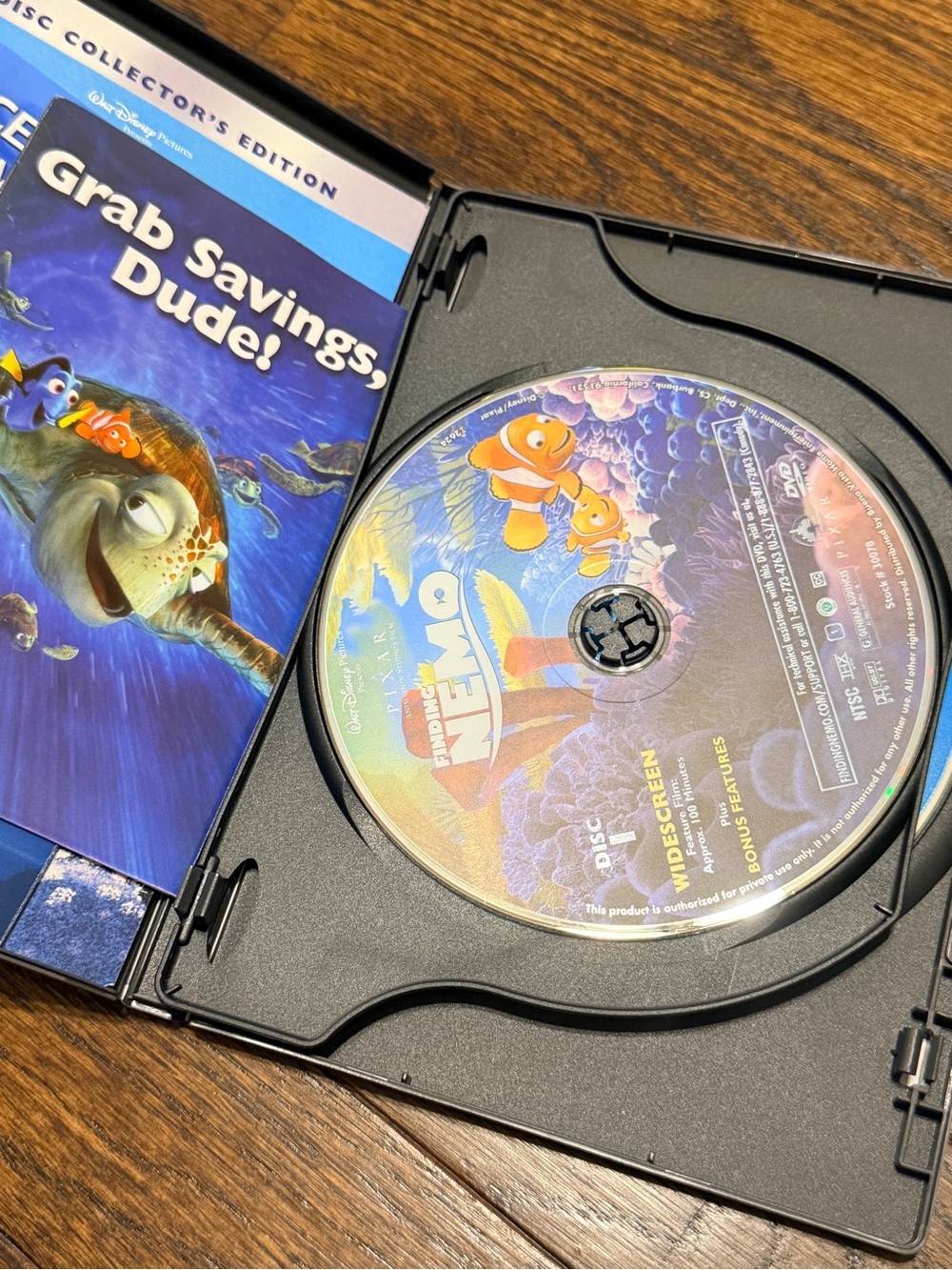 Finding Nemo Blu-Ray DVD - Picture 3 of 3